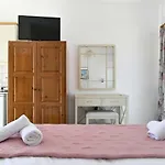 Hara Studios And 3*