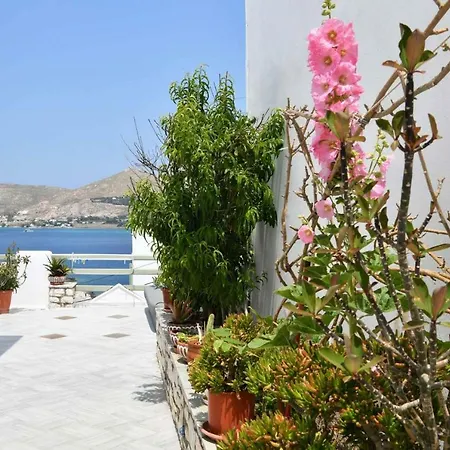 Hara Studios&apartments 3* Naousa (Paros)