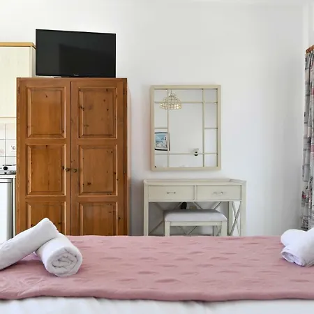 Hara Studios&apartments 3*