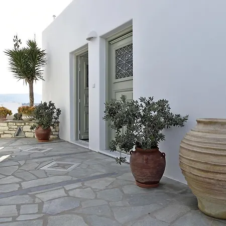 Hara Studios And Aparthotel Naoussa