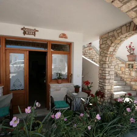 Hara Studios And Aparthotel Naoussa