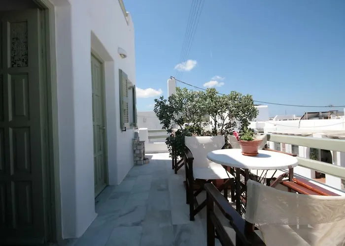 Hara Studios And 3* Naousa (Paros)