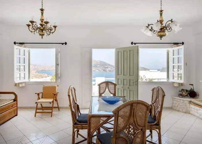 Hara Studios And 3* Naousa (Paros)