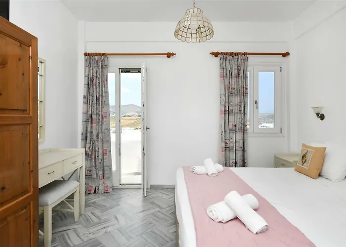 Hara Studios And Aparthotel Naousa (Paros)