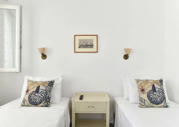Hara Studios And 3* Naousa (Paros)