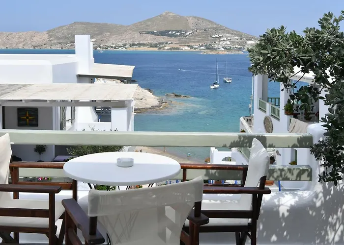 Hara Studios And 3* Naousa (Paros)