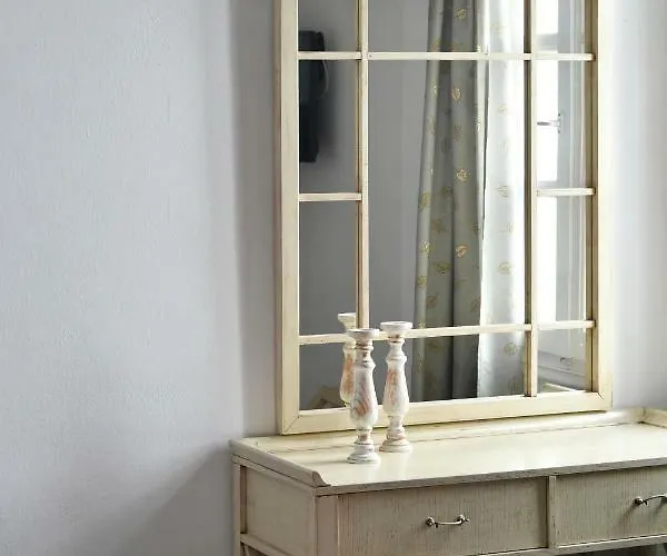 Hara Studios And Aparthotel 3*